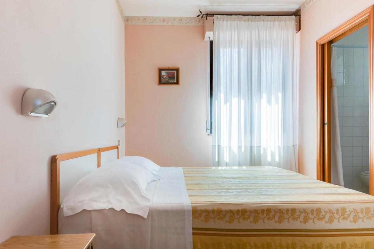 Hotel Sorriso Rimini Luaran gambar