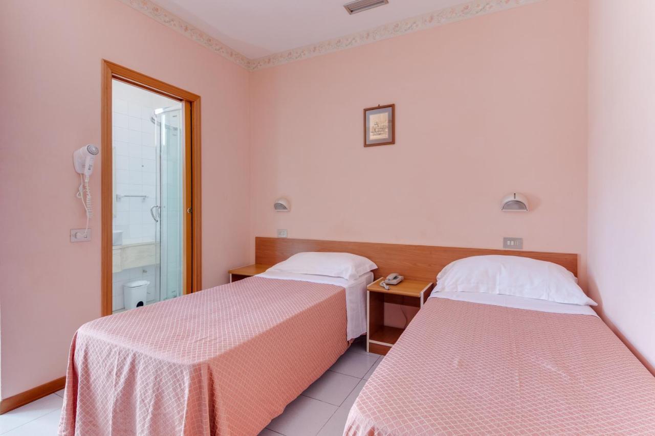 Hotel Sorriso Rimini Luaran gambar