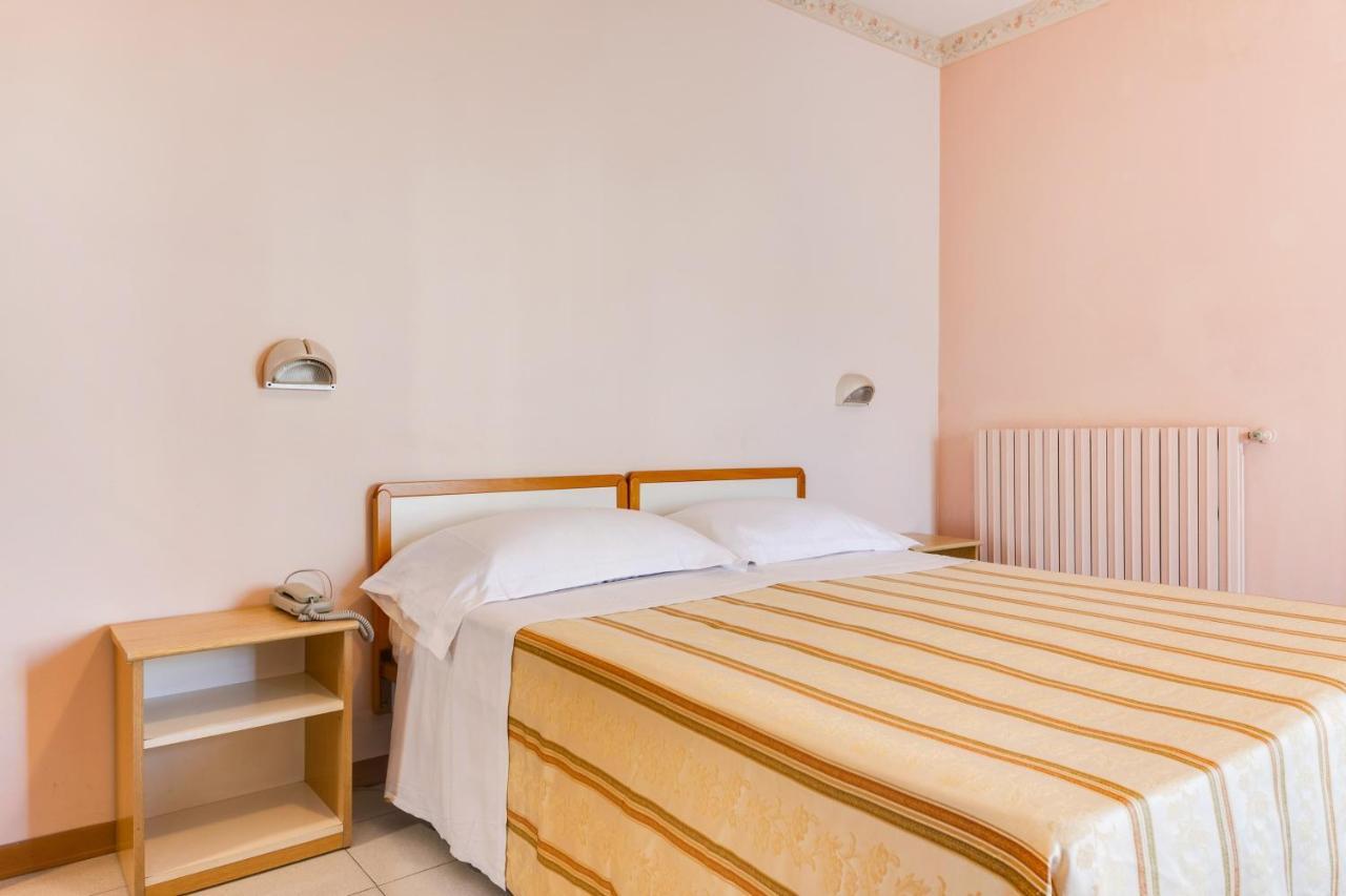 Hotel Sorriso Rimini Luaran gambar